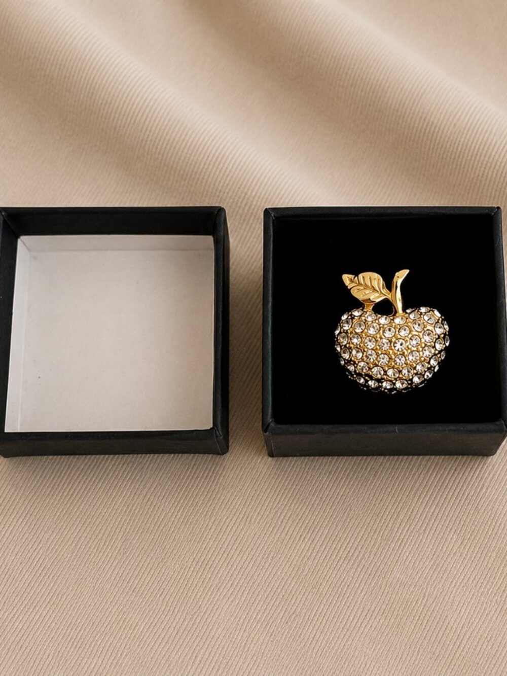 Vintage Apple Brooch Pin with Rhinestones | Gold Tone | Like New | 1" High
